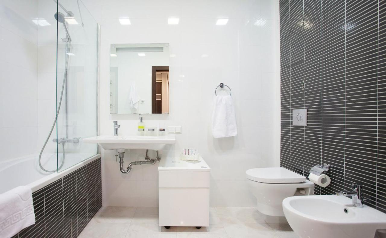 Navit Apartments With Breakfast, Near The Railway Station, The City Center And The Park Kyiv Exterior photo