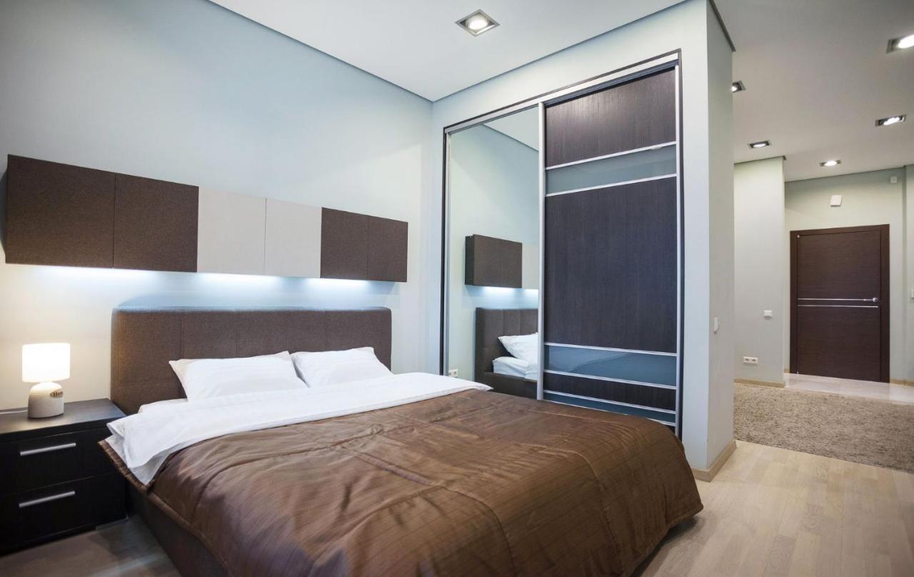 Navit Apartments With Breakfast, Near The Railway Station, The City Center And The Park Kyiv Exterior photo